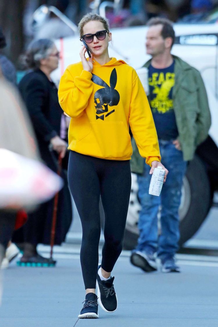Jennifer Lawrence Heading To The Gym In New York | GlamGalz.com