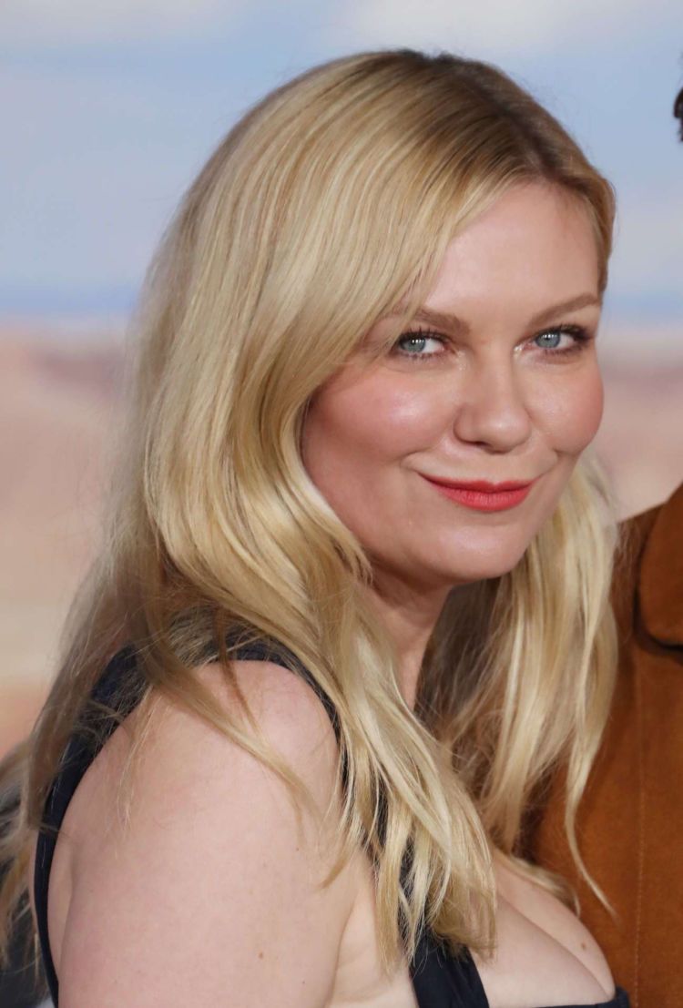 Kirsten Dunst Attends The Premiere Of 'El Camino: A Breaking Bad Movie